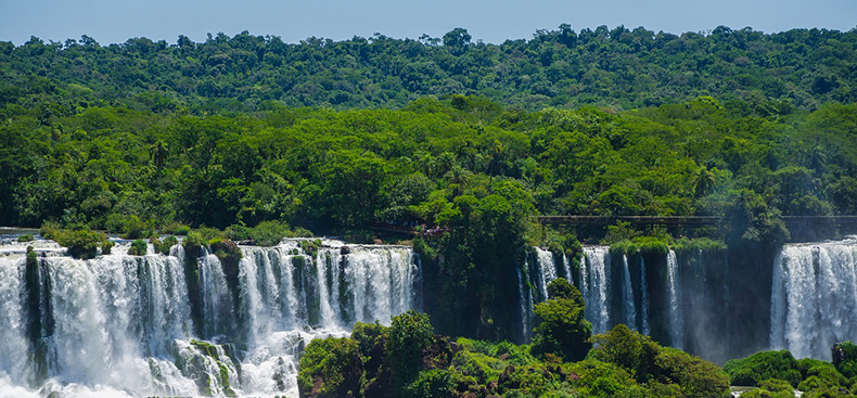 Explorando destinos en onda verde: naturaleza vibrante de argentina de punta a punta