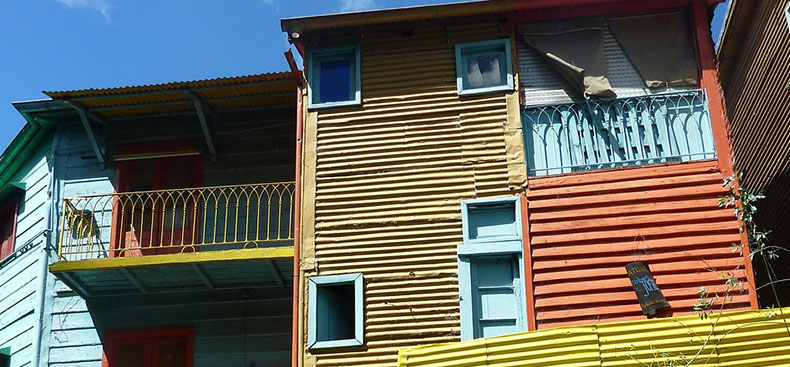 Colores que viajan: pinturas e identidad en el Día del Inmigrante